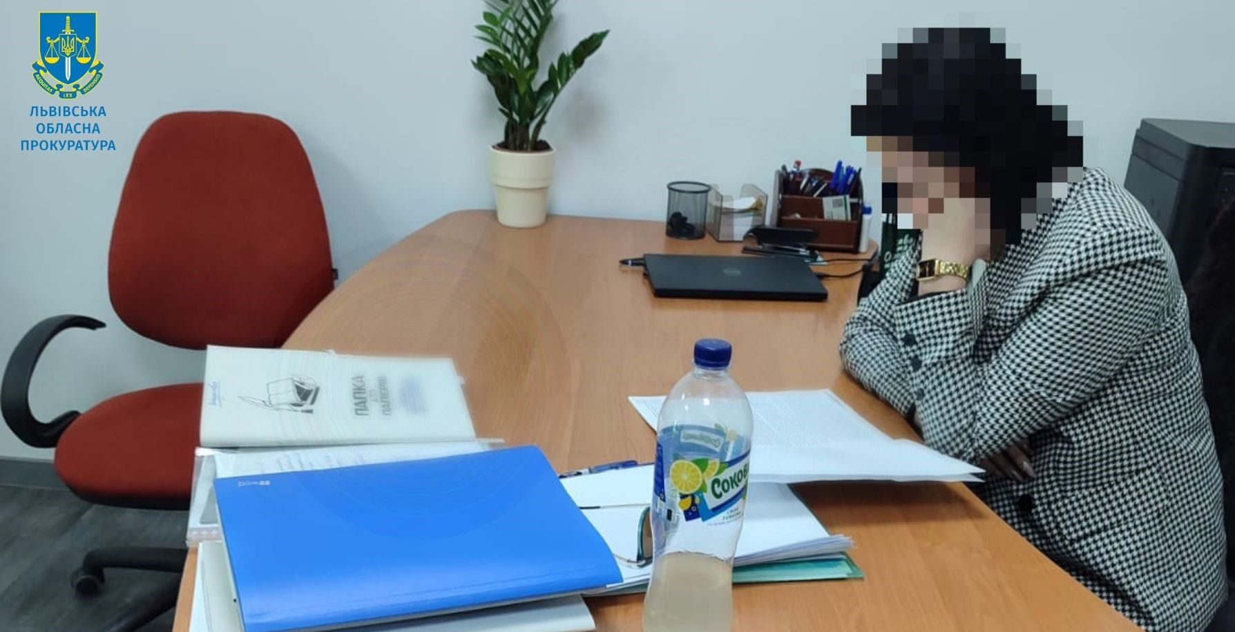 5 500 доларів за фіктивні меддовідки для виїзду за кордон: судитимуть мешканку Золочівщини