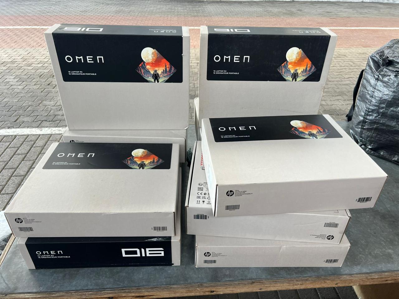 У Краківці зупинили молодика, який намагався нелегально ввезти ігрові комп’ютери на 2 млн грн