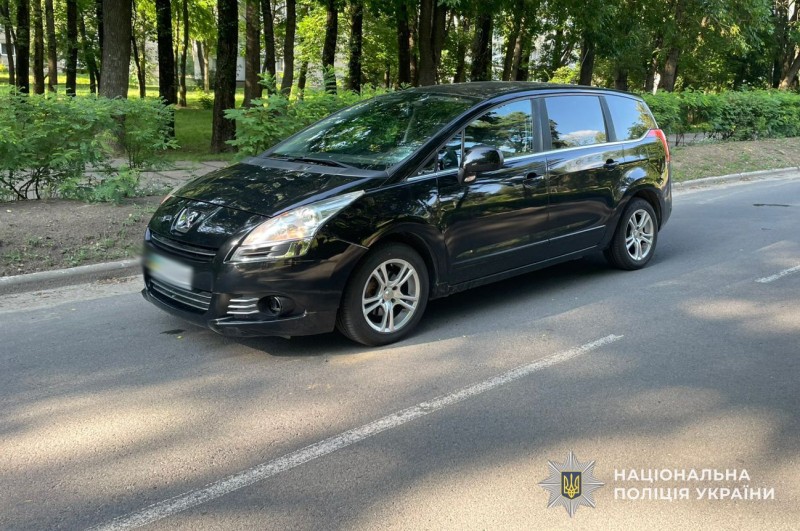 Водій Peugeot у Новояворівську збив 11-річного хлопчика на самокаті: дитина у лікарні