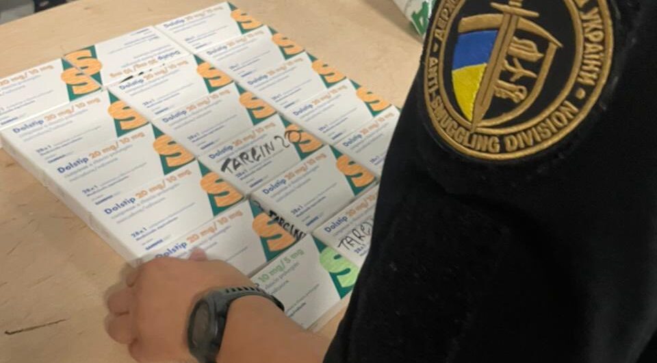 На польському кордоні викрили чоловіка, який намагався ввезти в Україну наркотичні засоби