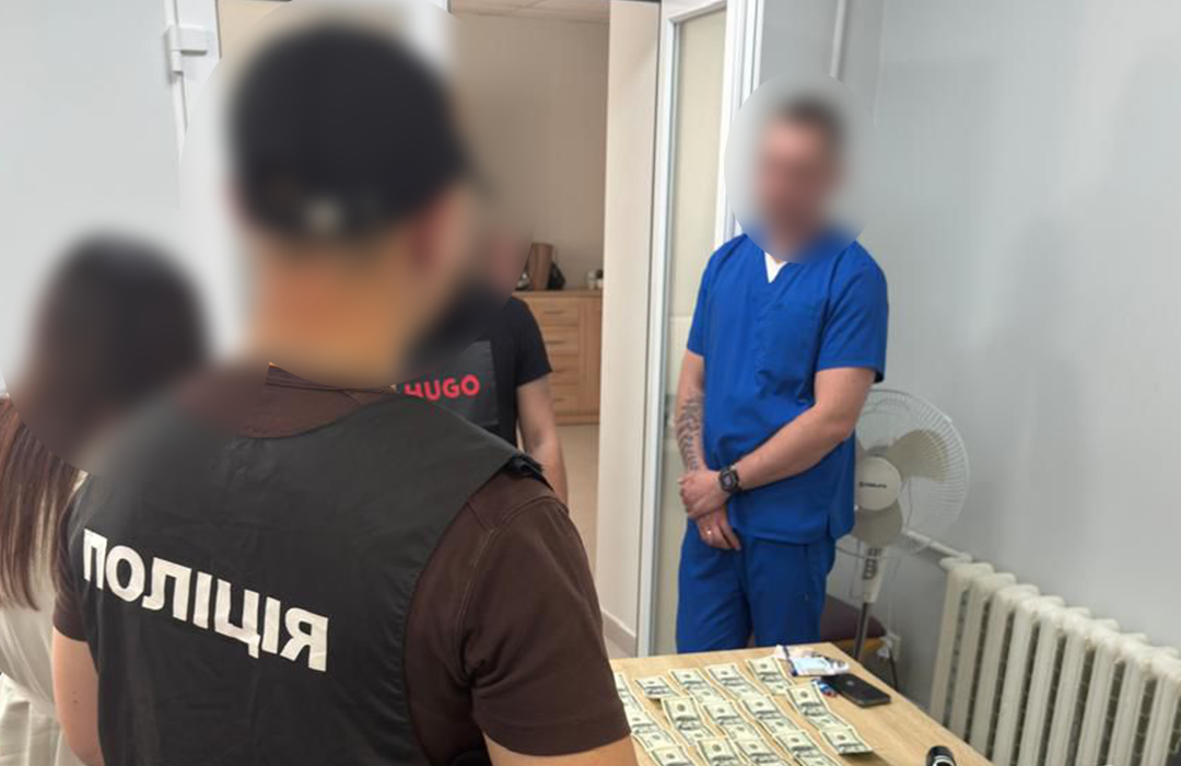 На Львівщині затримали чоловіка, який «торгував» непридатністю до служби за 15 тисяч доларів