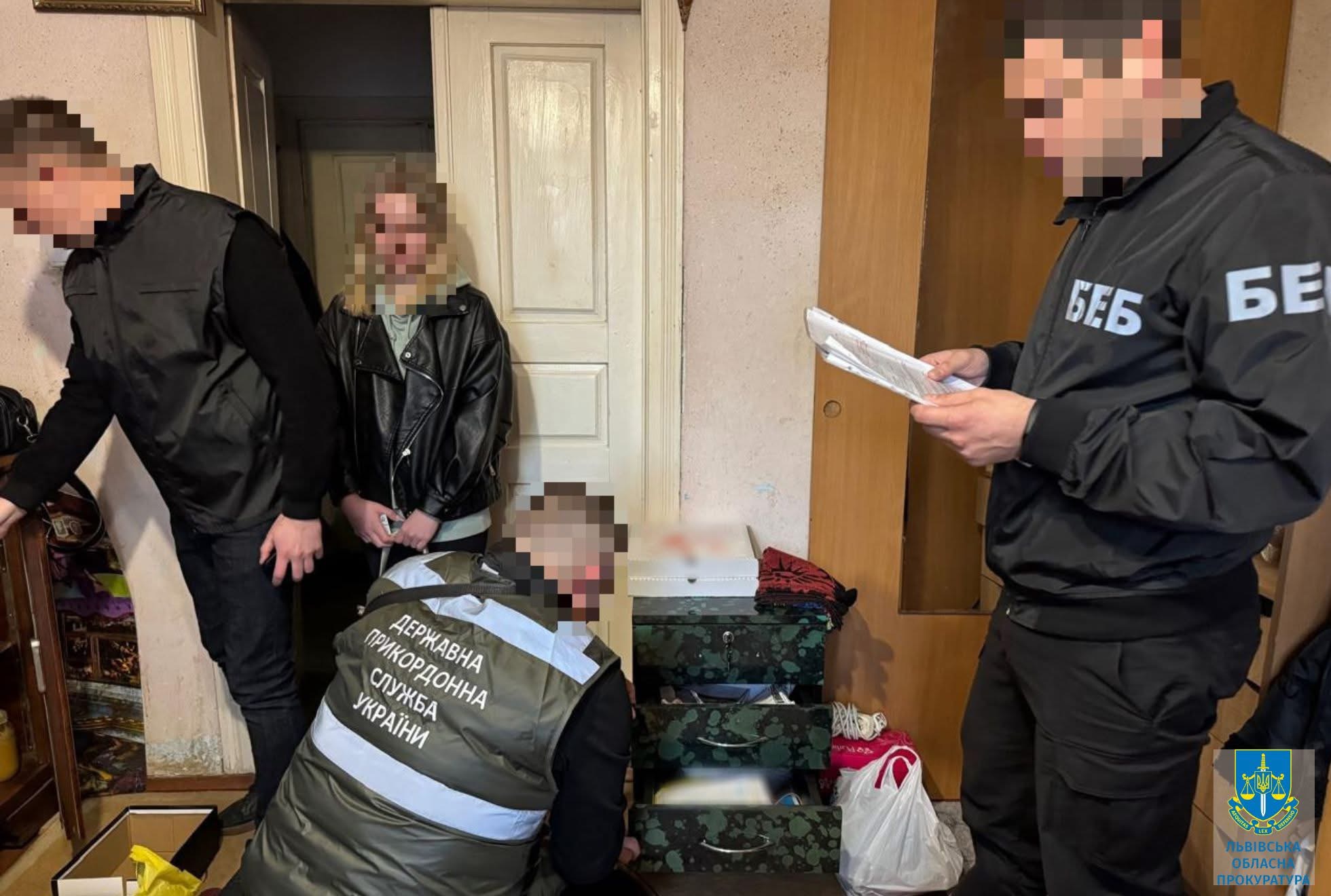 Контрабанда під виглядом допомоги ЗСУ: у Львові судитимуть трьох осіб за ввезення авто на 2,6 млн грн