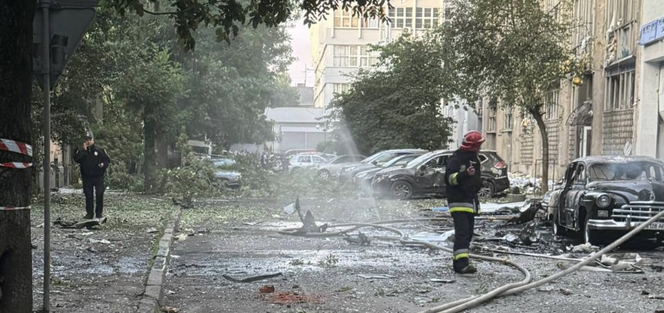 Уламки дронів і ракет виявляють на Львівщині: влада попереджає про смертельну небезпеку