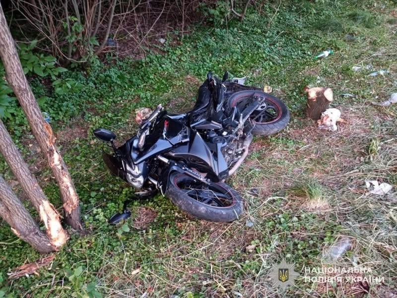 14-річний підліток і водій мотоцикла постраждали в аварії у Моршині