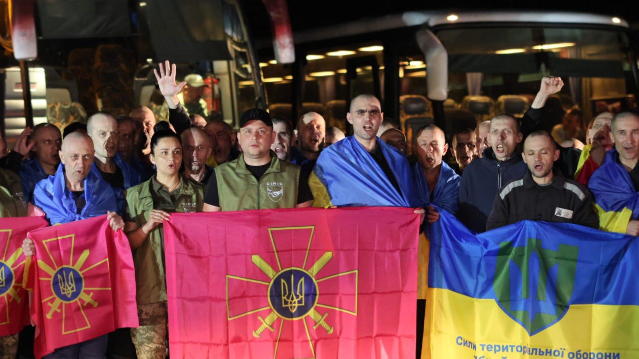 Ще вісім Захисників зі Львівщини повертаються з полону додому