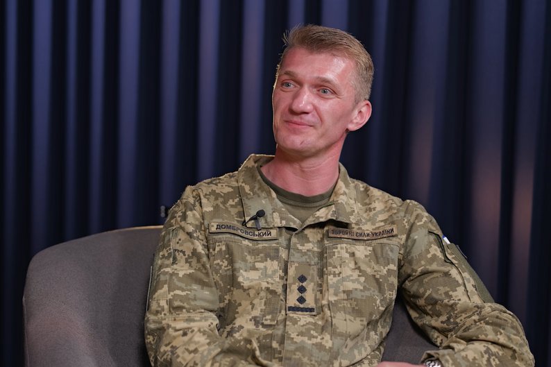 «Ми очікуємо свідомих громадян, готових захищати не лише державу, а й наші сім’ї», — полковник Домбровський про безпеку ТЦК і недовіру до мобілізації (ВІДЕО)