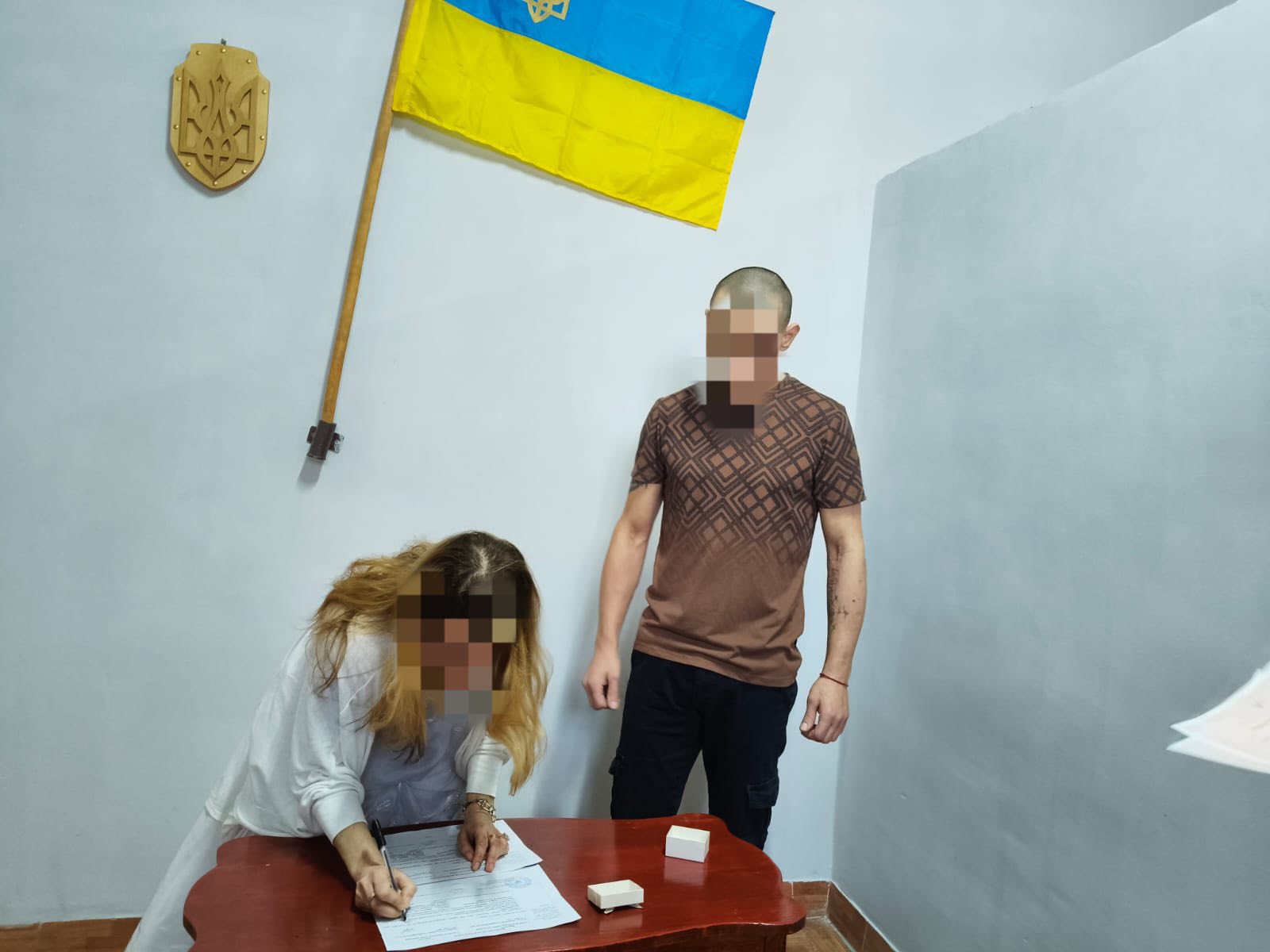 Весілля за ґратами: у львівському СІЗО одружилися двоє ув’язнених