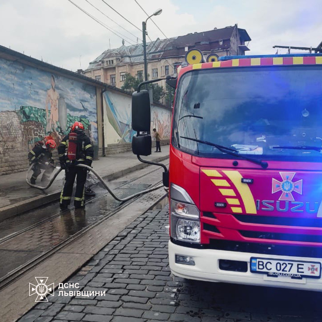 У Львові згорів електроскутер – обійшлося без постраждалих