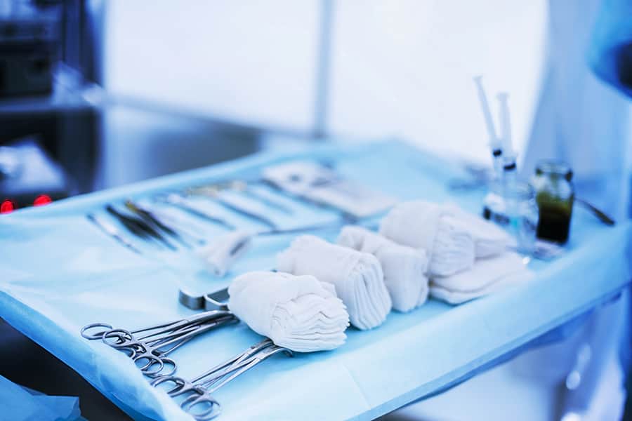 11-річна Даринка бореться з пухлиною мозку: лікарі у Львові дають надію