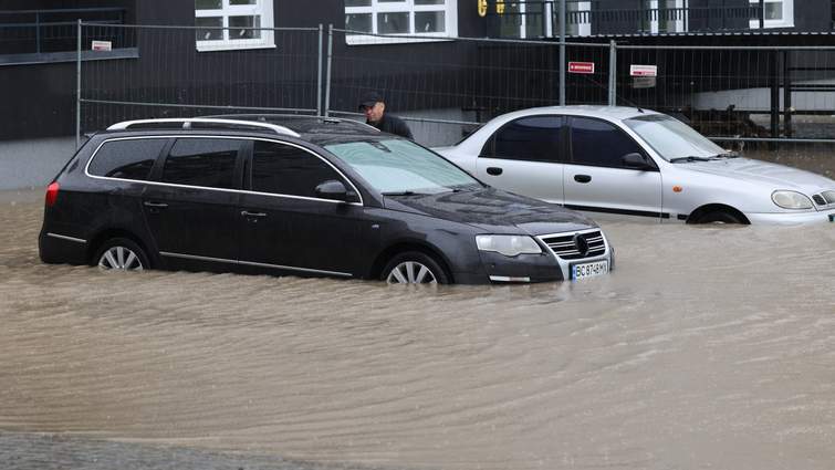 Мерія Львова ініціює спецкомісію через хаотичну забудову в сусідніх громадах: що стало причиною