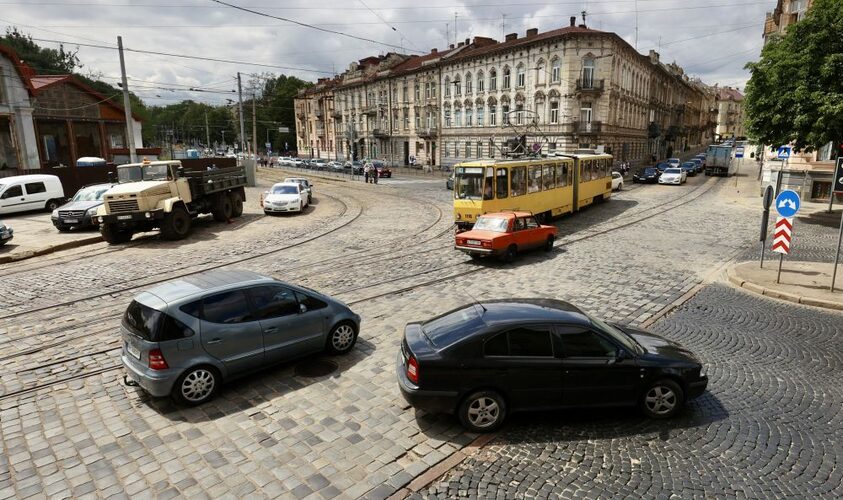 Від сьогодні у Львові змінять рух транспорту: що потрібно знати