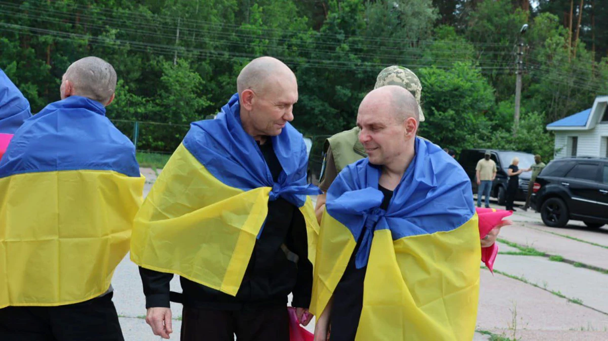 Ще двоє Захисників зі Львівщини повернулись додому із російського полону