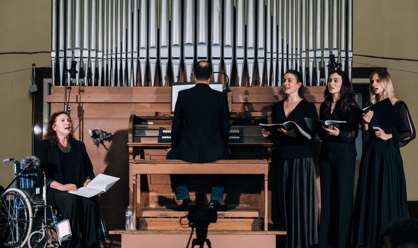 Театр «Слово і голос» представив перформанс на львівському вокзалі