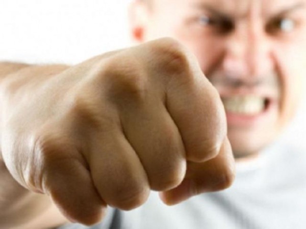 Побив металевою трубою: на Львівщині чоловік у комі, нападника взяли під варту