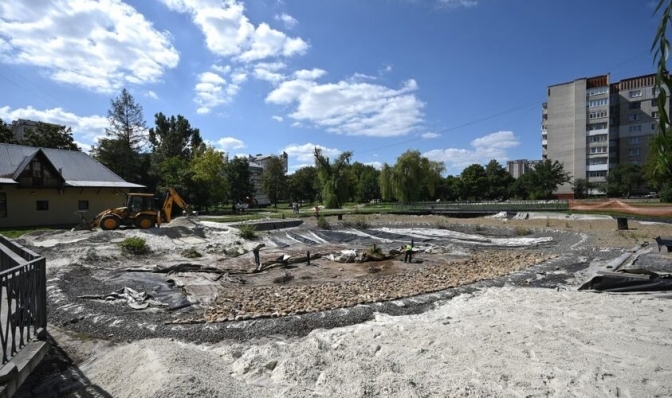 Озеро на вулиці Панча повертається: коли у Львові з’явиться оновлена водойма