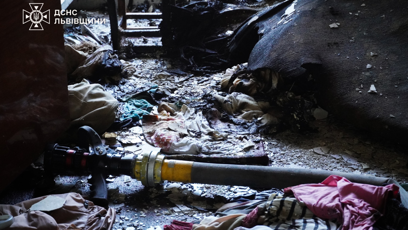 Через свічку загорілася квартира львівській багатоповерхівці