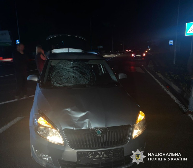 14-річна дівчинка потрапила в реанімацію після наїзду авто у Львівському районі