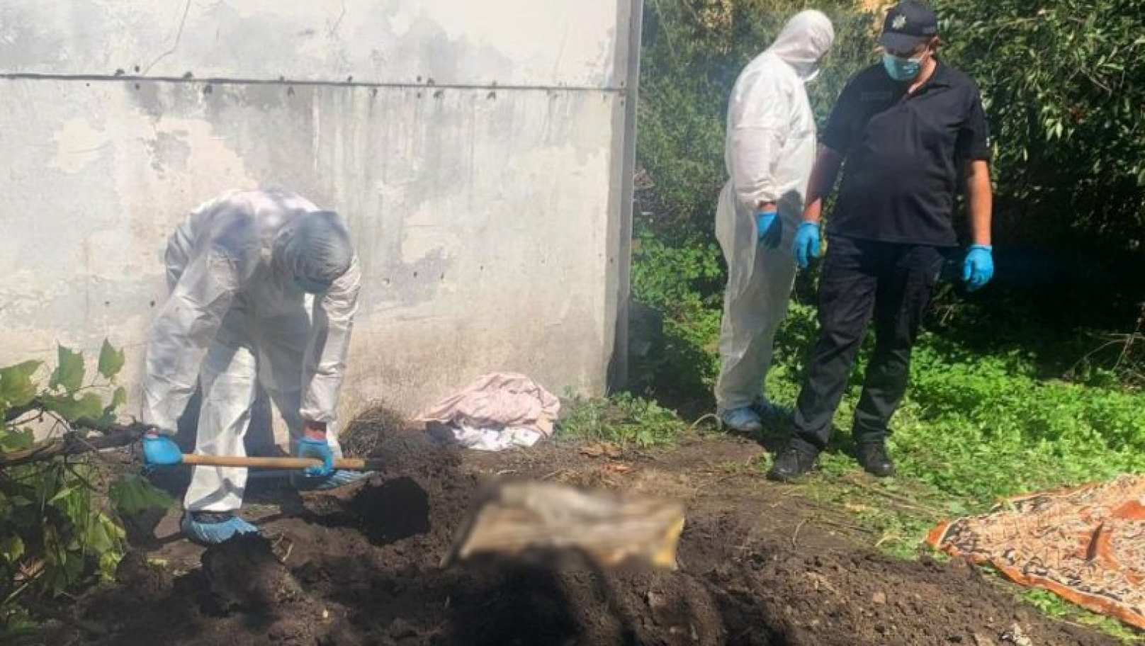 Вбив знайомого, а тіло закопав на подвір’ї