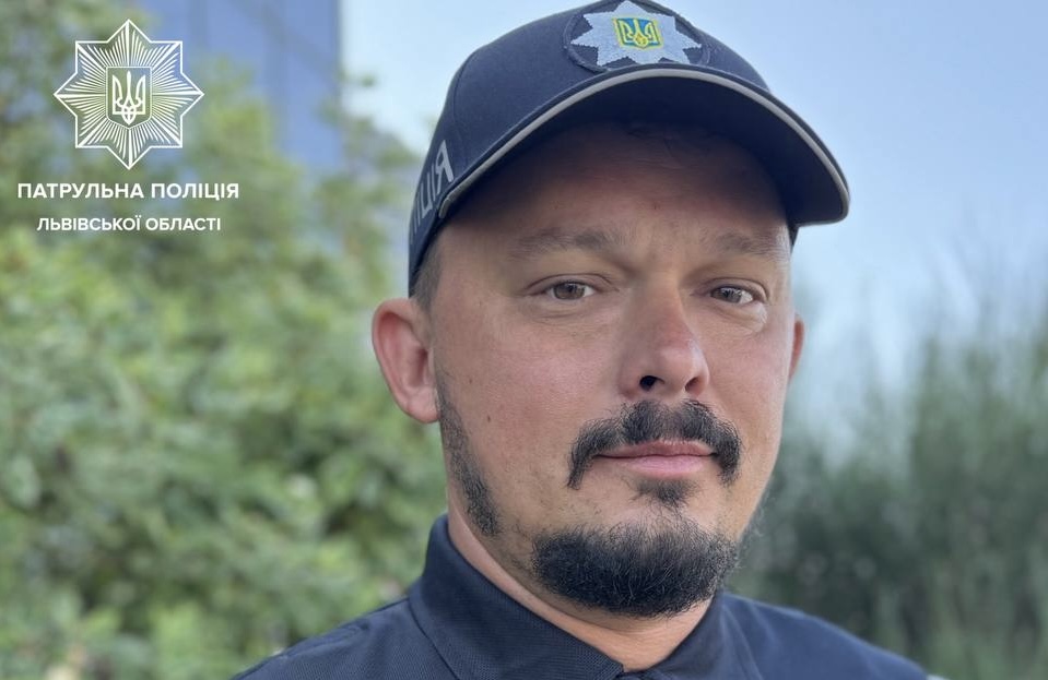 Львівський патрульний повернув жінку з того світу