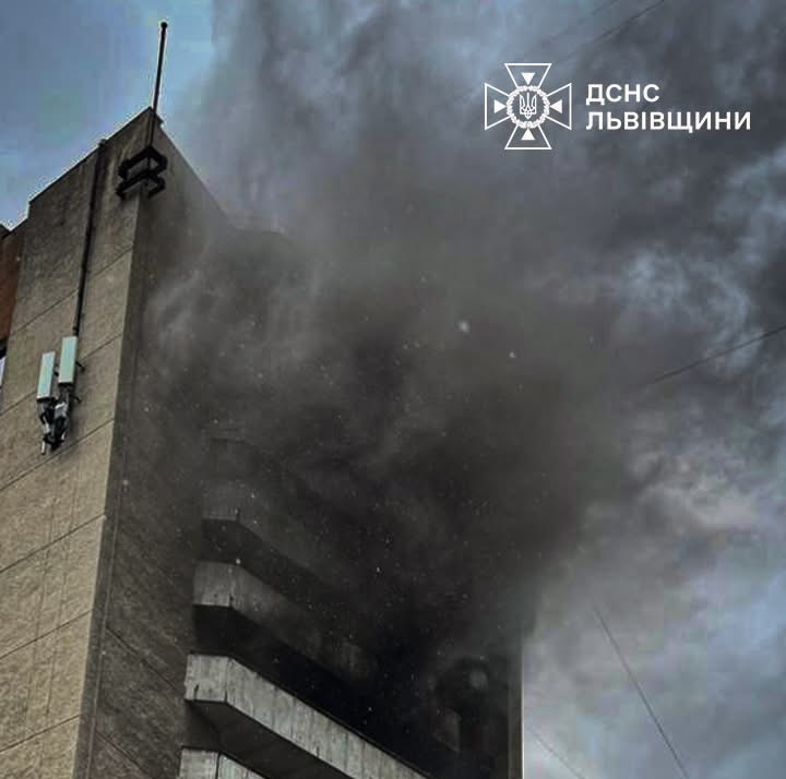 Пожежу в готелі Львова загасили: що відомо про постраждалих