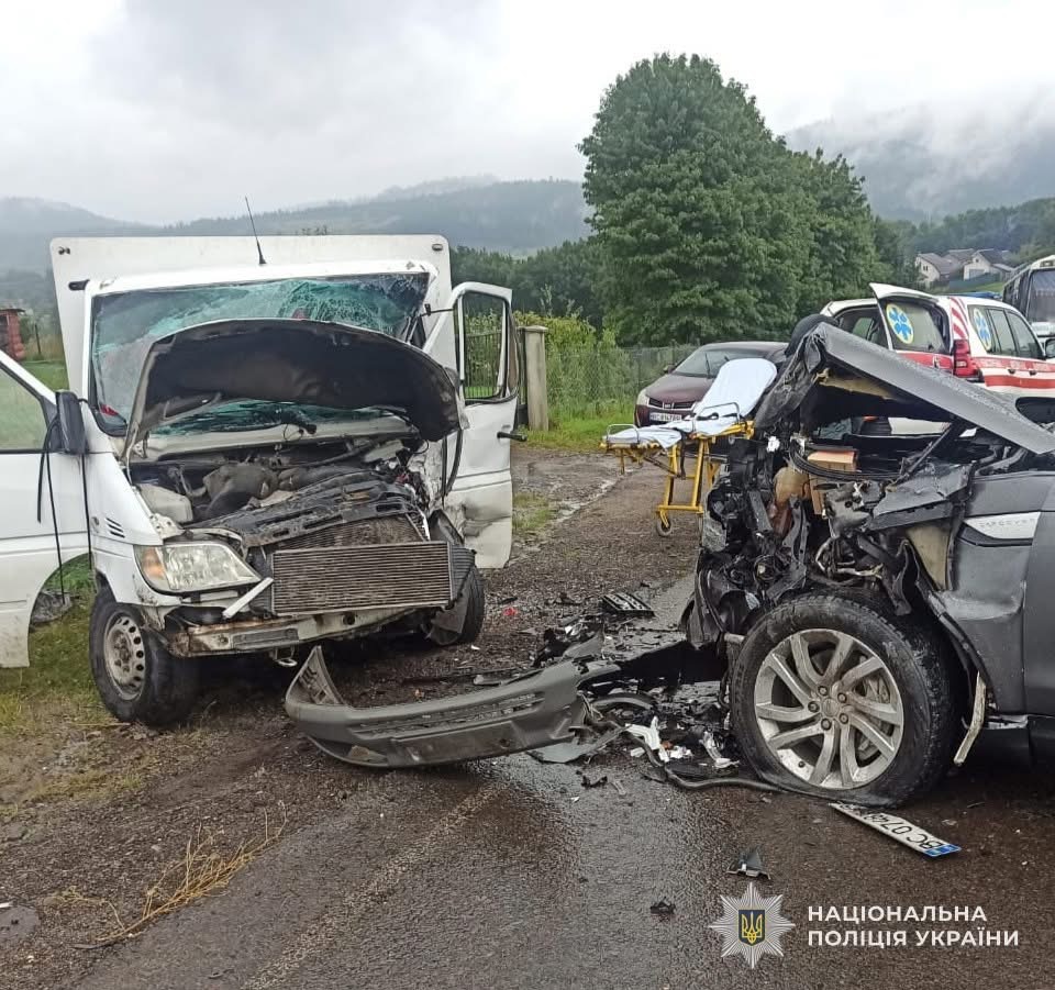 Двоє водіїв опинилися у лікарні після ДТП на Самбірщині