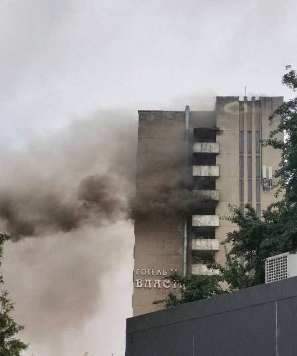 У Львові горить готель “Власта”: людей евакуйовують (ФОТО) (ОНОВЛЕНО)