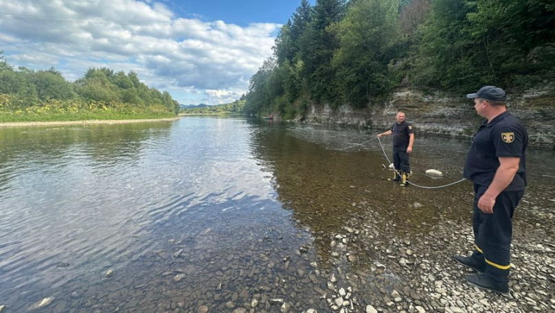 Герой до останнього подиху: на Львівщині рятувальник загинув, витягуючи з річки власну родину