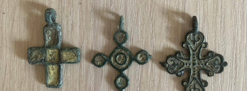 Хрестики, яким майже тисяча років: у Львові поповнили колекцію пам’яток Київської Русі