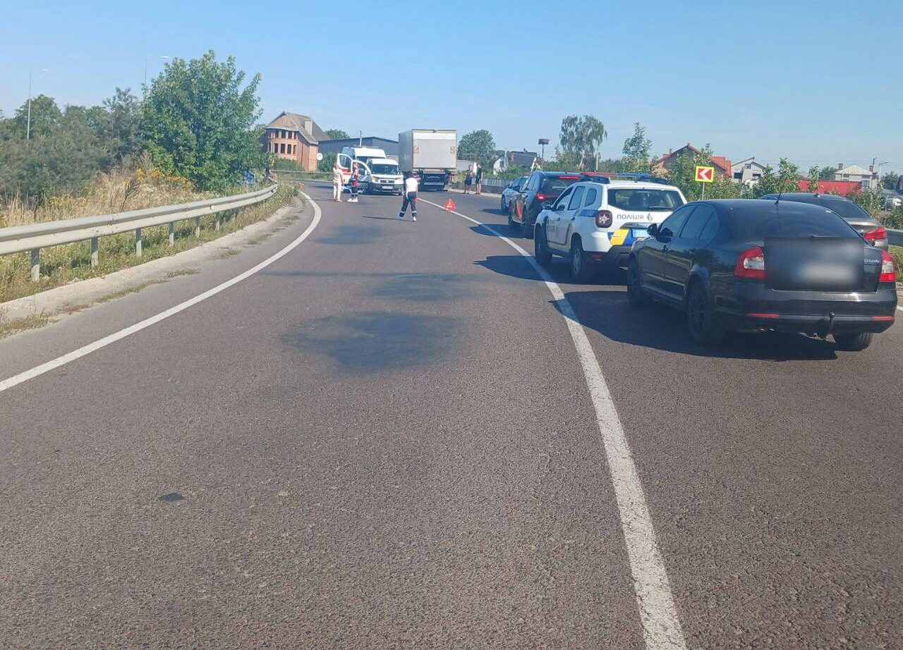На трасі Львів — Краковець сталася смертельна аварія: рух через міст перекрито (ОНОВЛЕНО)