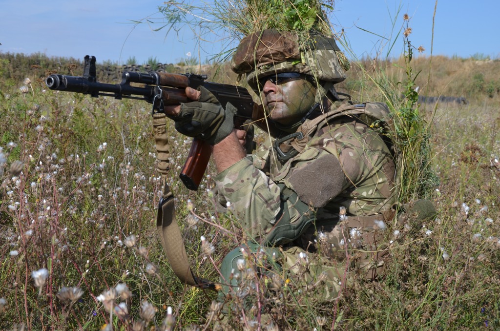 Під час евакуації до укриттів: удар росіян забрав життя українського воїна