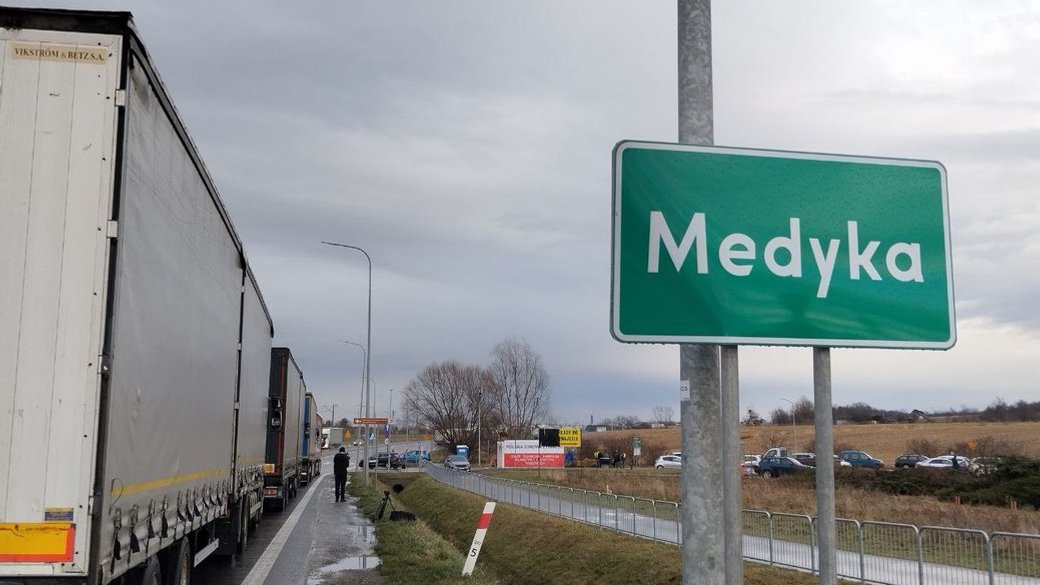 Польські фермери блокуватимуть рух вантажівок поблизу ПП “Медика-Шегині”
