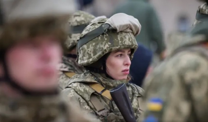 Вперше дівчата підписали контракт за програмою “18-24”