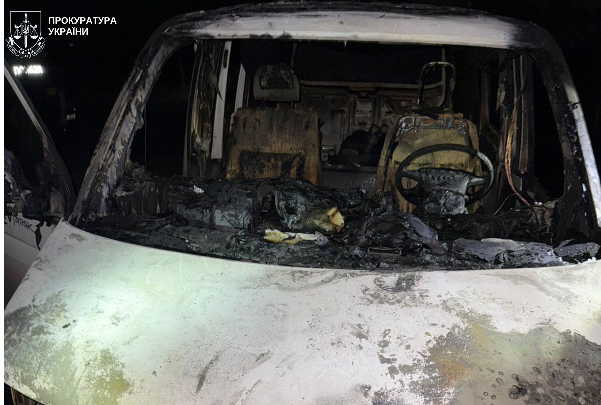 У Львові чоловік спалив машину суперника через ревнощі до коханої