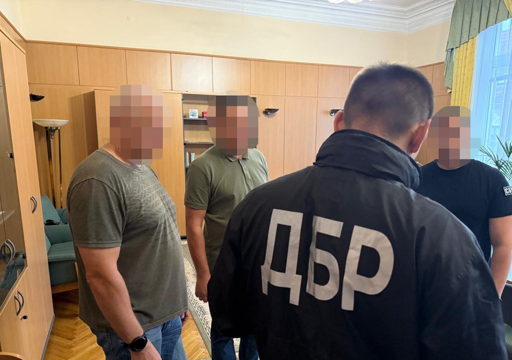 Пересилав хабарі у пачках з-під кави: у Львові викрили керівника «Центру пробації»