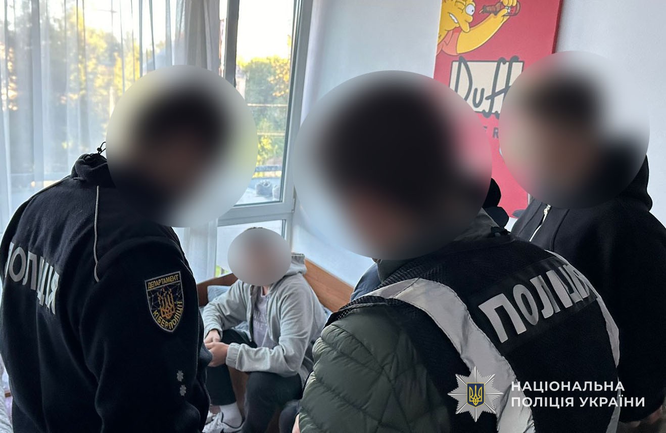 Двоє студентів вкрали 200 тисяч гривень через банківські додатки: їм загрожує до 8 років тюрми
