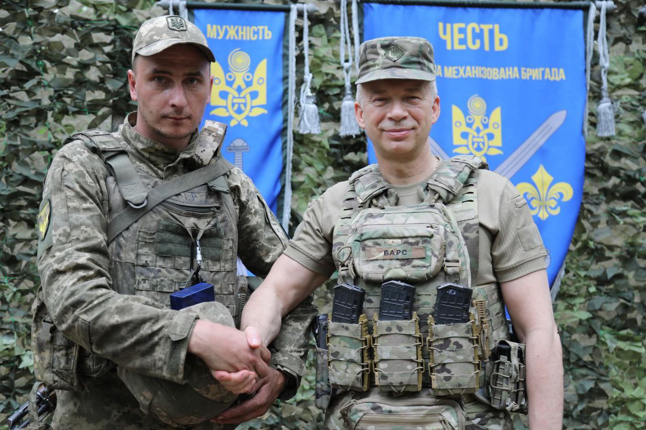 Захисника зі Львова нагородили почесною відзнакою «Золотий хрест»