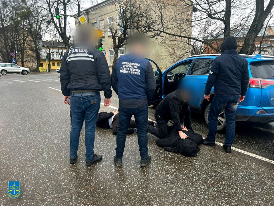 У Стрию трьох рекетирів засудили за вимагання грошей у місцевих жителів та переселенців