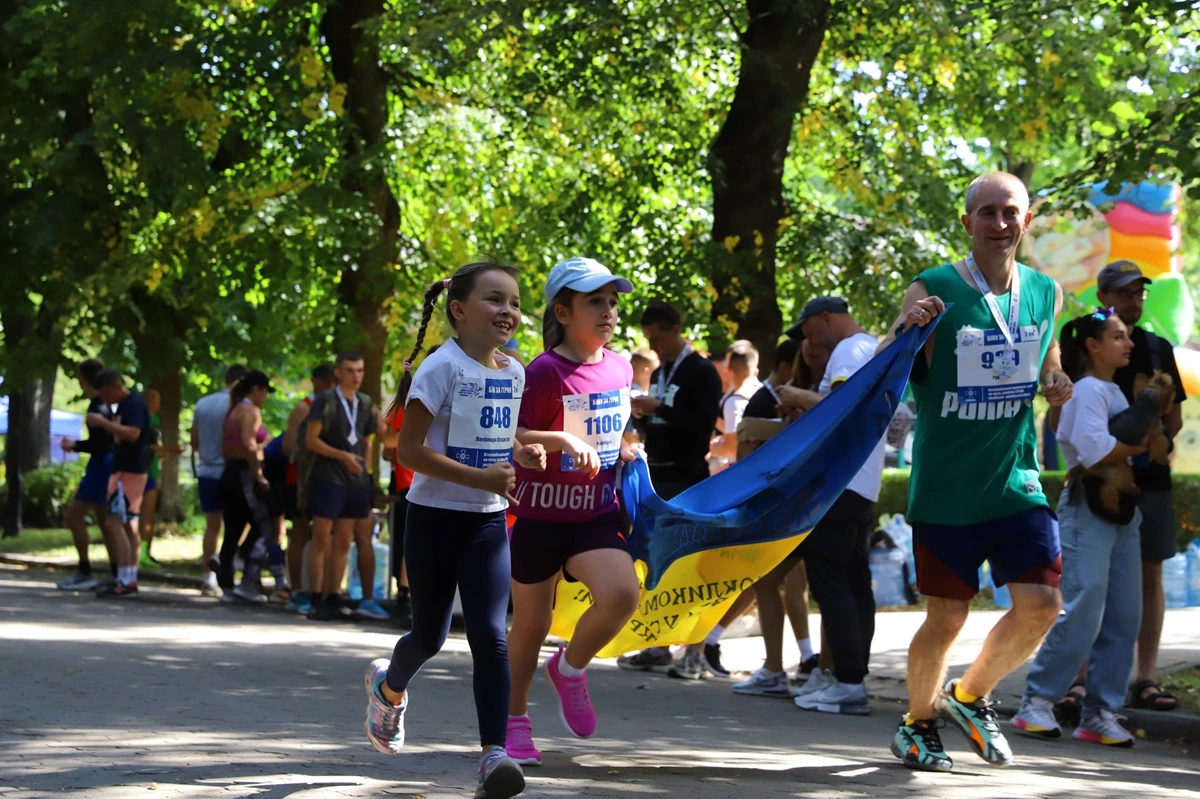 Львівська десятка: понад 2500 учасників благодійного забігу зібрали 200 тисяч гривень для військових