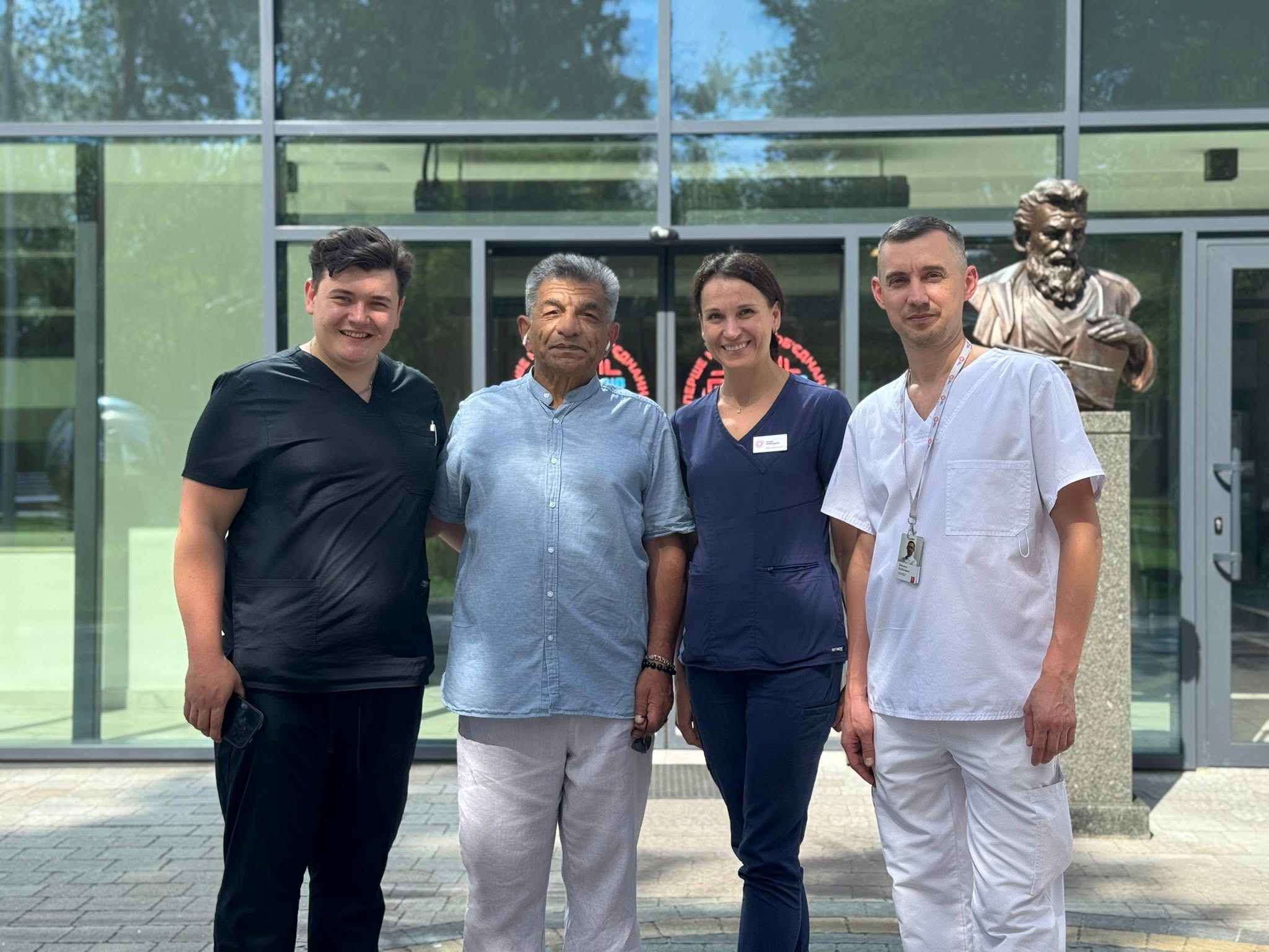 Мріє стати громадянином України: у Львові врятували від ампутації ноги 63-річного азербайджанця