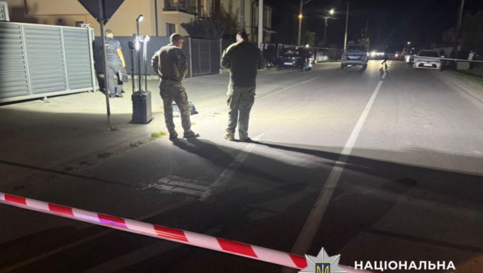 Вчора біля Львова пролунав вибух: пошкоджені вікна будинків, автомобілі й огорожі