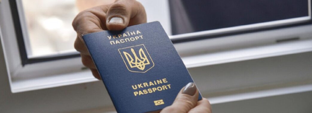 Чи правильно було повертати свободу пересування для чоловіків 18–22 років?