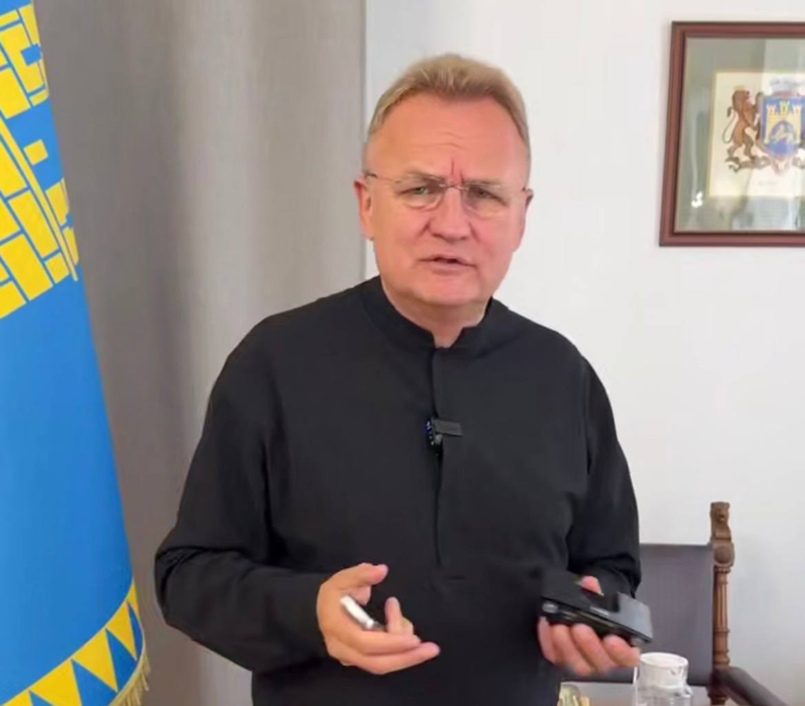 У кабінеті Андрія Садового знайшли прослуховувальний пристрій (ВІДЕО)