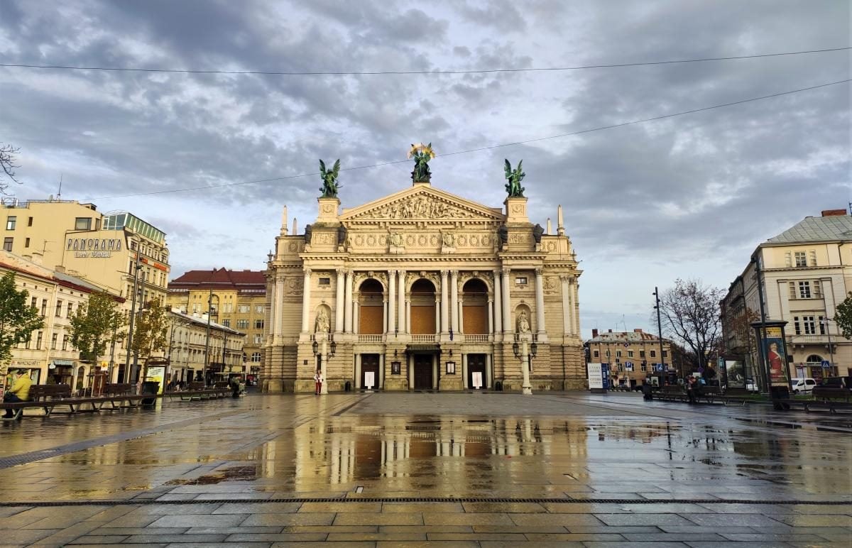 15° тепла та вітряно: якою очікувати завтра погоду у Львові та в області