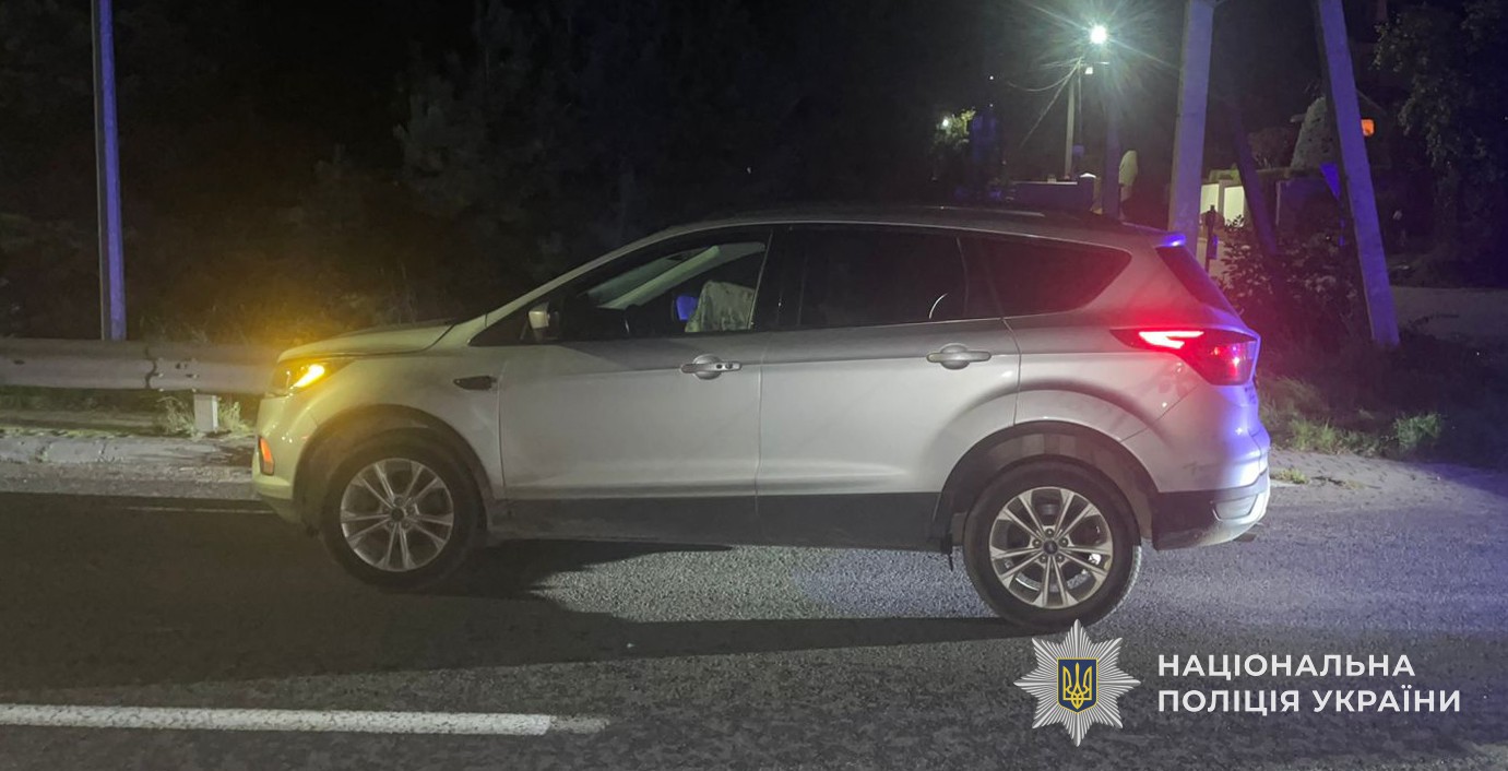 У Сокільниках літній чоловік потрапив під колеса автомобіля Ford Escape