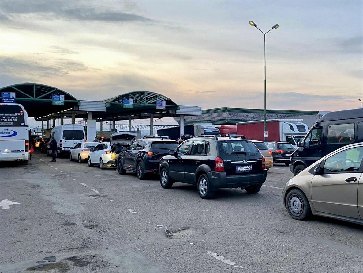 На кількох пунктах пропуску Львівщини спостерігаються черги: де ситуація найгірша