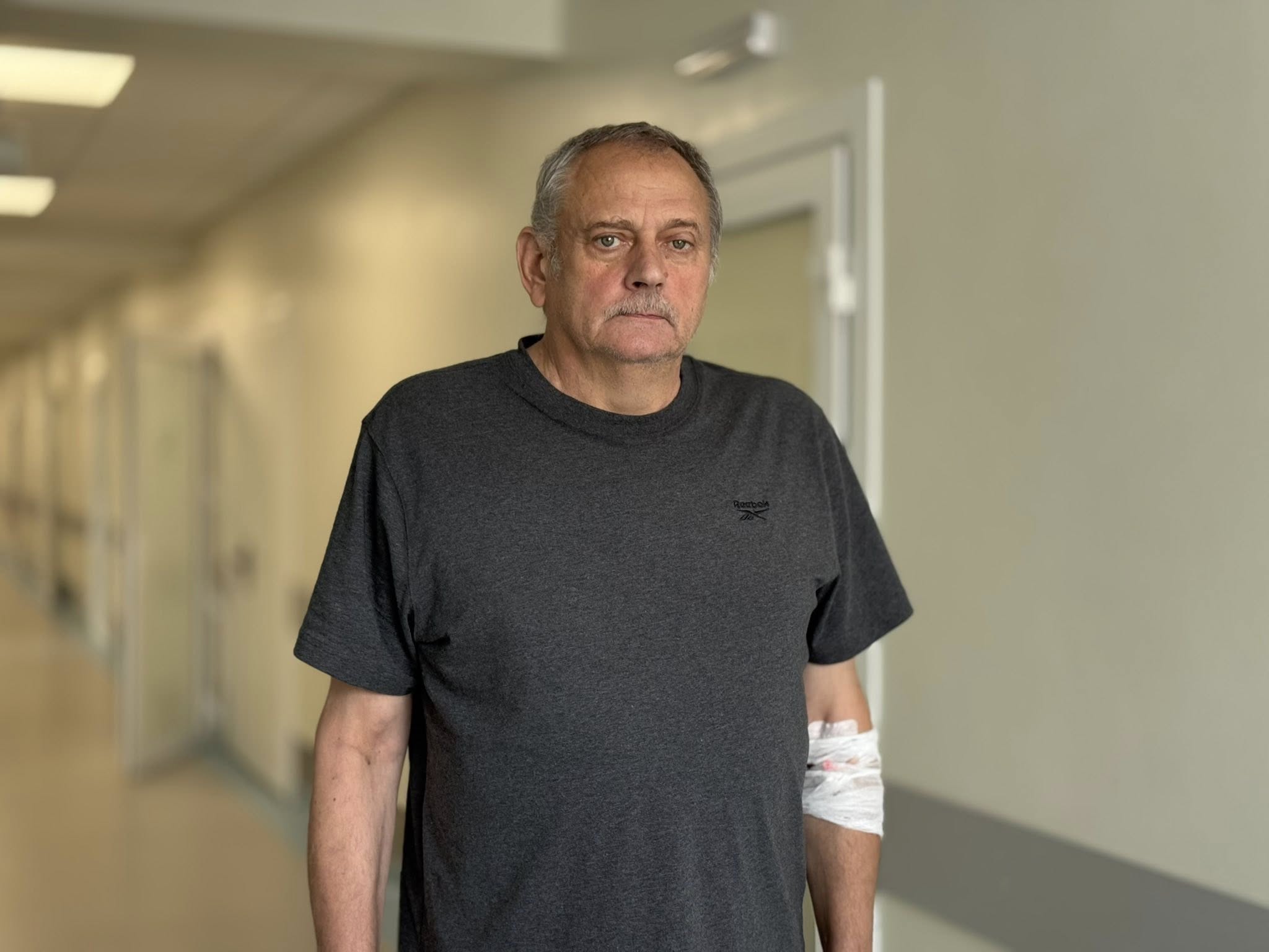 Дружина вчасно зреагувала та викликала швидку: у Львові врятували чоловіка з інсультом