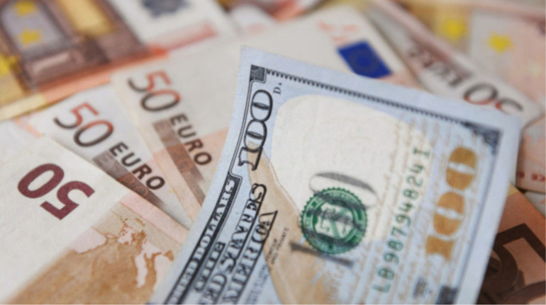 Курс валют на 15 жовтня: скільки коштує долар і євро