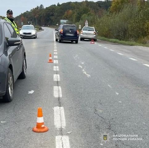Неподалік Львова авто збило літню жінку, яка переходила дорогу