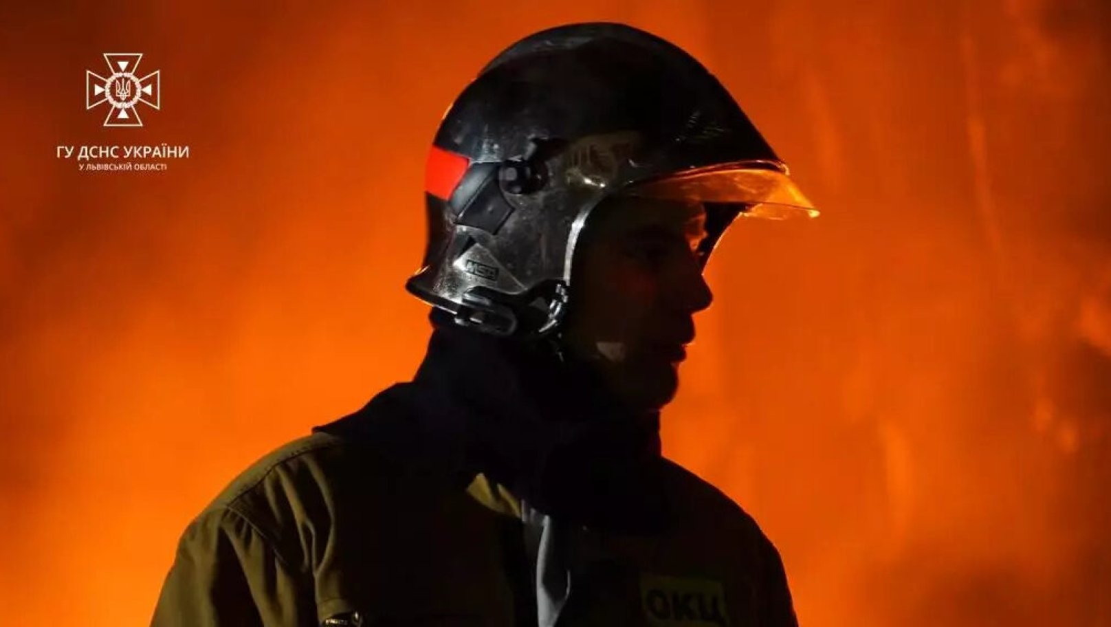 У Шептицькому з палаючої квартири врятували двох людей