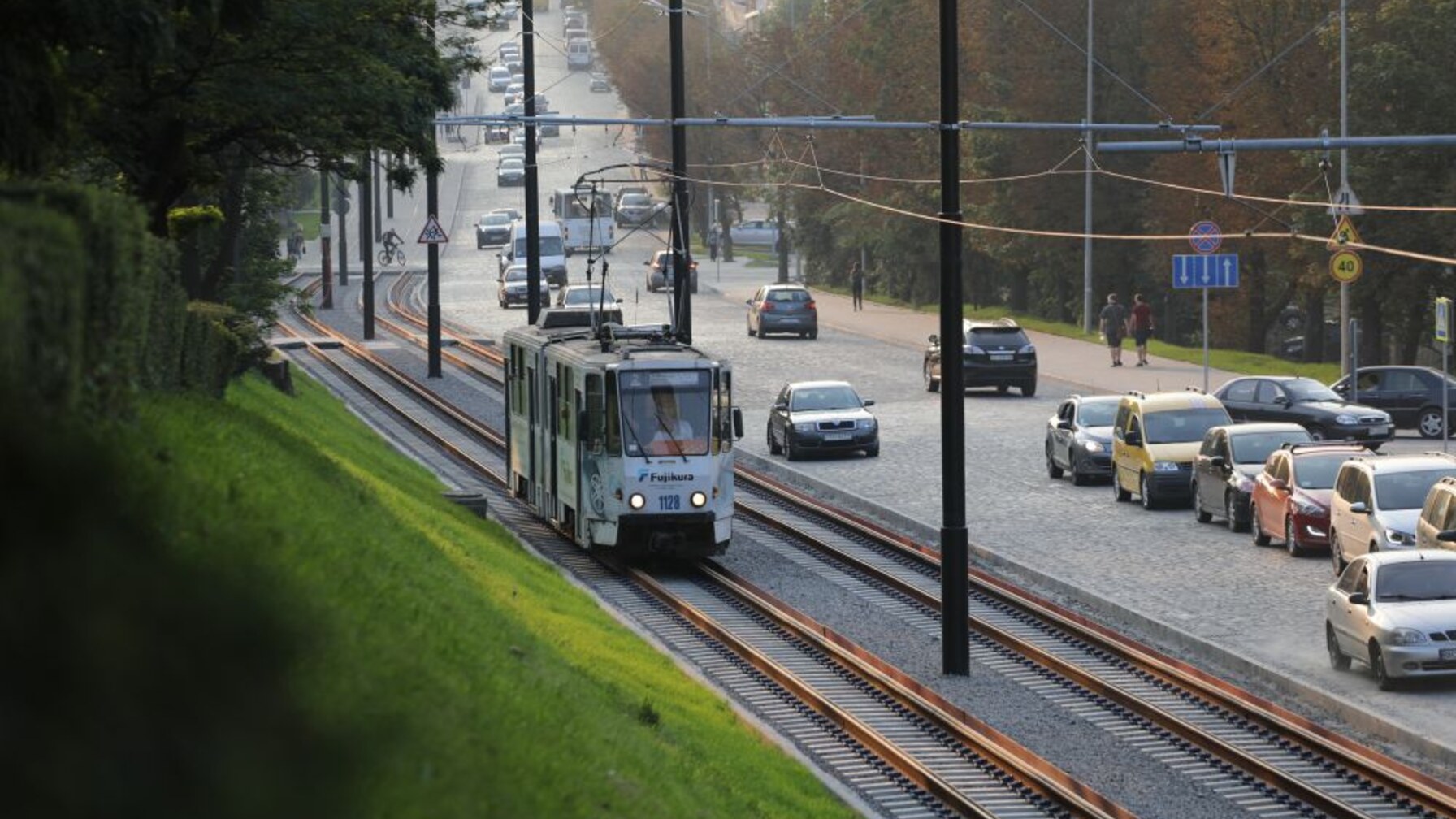 Львів готується до блекаутів: замість трамваїв № 1, № 2 та № 7 працюватимуть автобуси